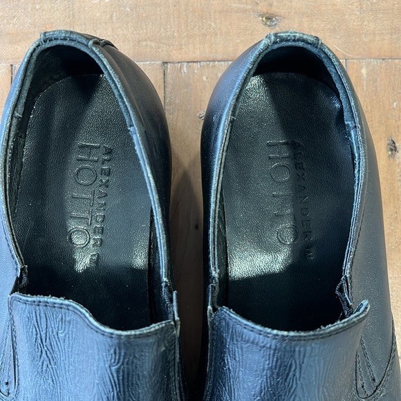 Alexander Hotto Men's Black Leather paisley etch Slip-On Shoes - Picture 6 of 12